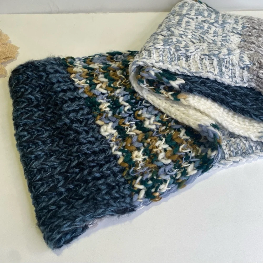 Sonoma NWT Knit SuperCozy Infinity Scarf Blue White Tan Grey One Size